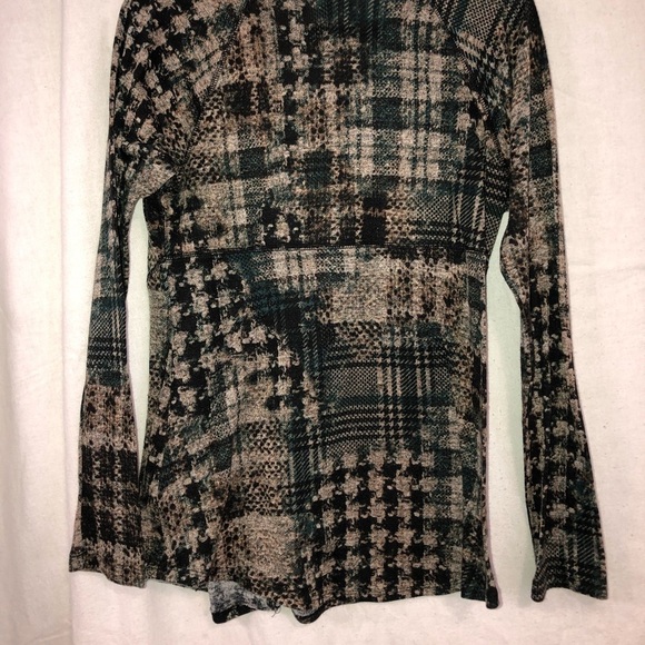 Cato size medium long sleeve shirt polyester & spandex - Picture 3 of 8